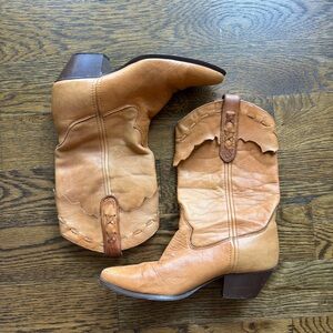 Laredo Tan Leather Heeled Boots